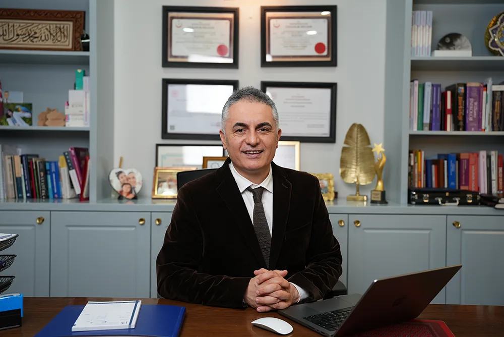 Prof. Dr. Hanifi Şahin - rahim koruyucu dev miyom operasyonu